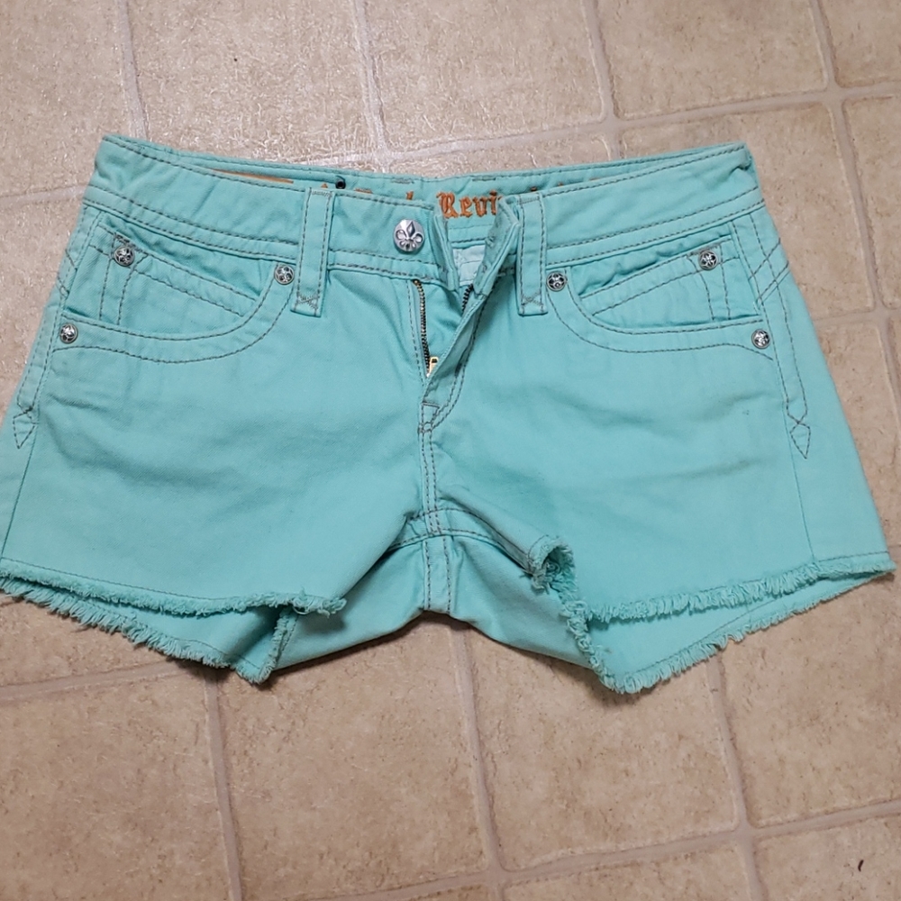 Short pants